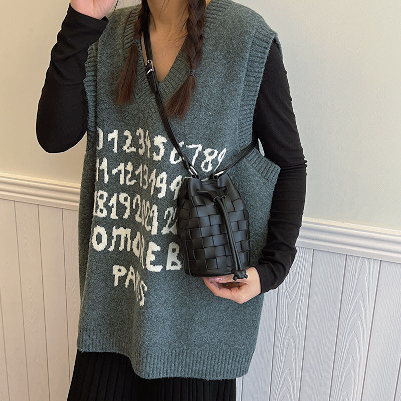 Women's Woven Bucket Shoulder Bag