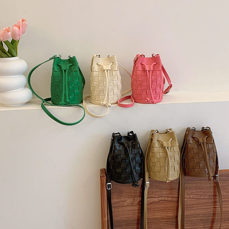 Women's Woven Bucket Shoulder Bag