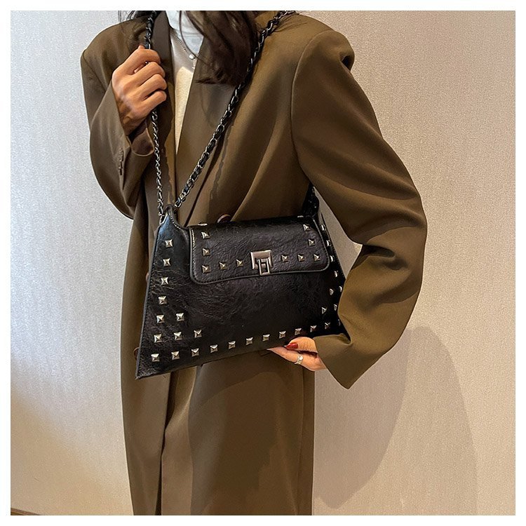 Rivet Bag Envelope Chain Crossbody